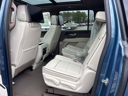 New 2026 GMC Yukon XL Denali image 5