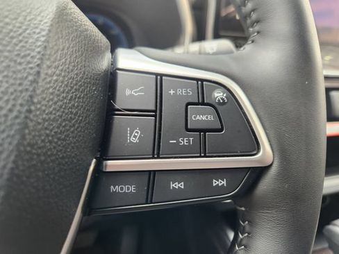 Certified 2025 Toyota Highlander Limited AWD/4WD image 29