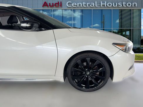 Used 2017 Nissan Maxima SR w/ Midnight Edition image 12