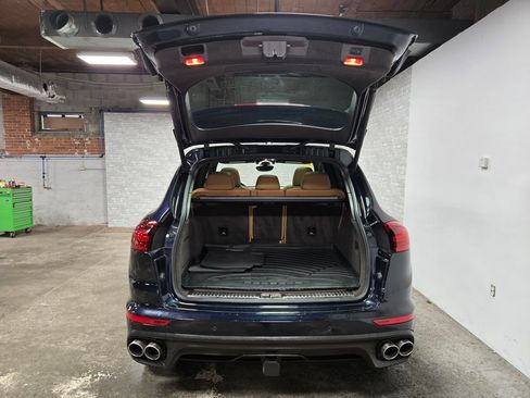 Used 2017 Porsche Cayenne S AWD/4WD image 43