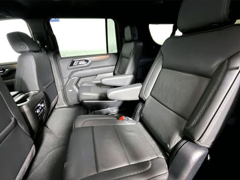 Used 2025 GMC Yukon XL Denali image 21