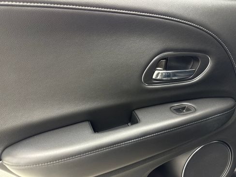 Used 2018 Honda HR-V EX-L image 38