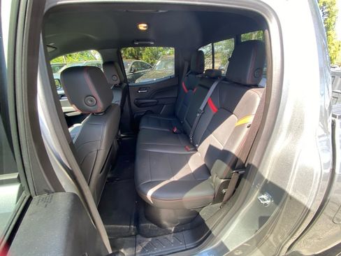 Used 2025 Chevrolet Colorado Z71 w/ Technology Package image 32