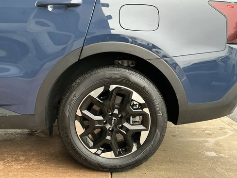 Used 2025 Kia Sorento S image 23