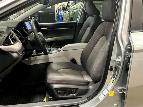 Used 2023 Toyota Camry LE image 9
