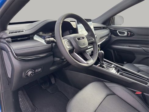 New 2026 Jeep Compass Latitude image 16