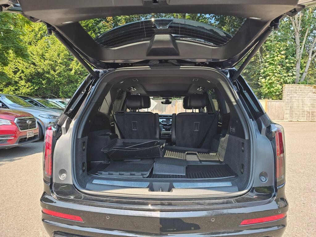 Used 2024 Cadillac XT6 Sport w/ Technology Package AWD/4WD image 19