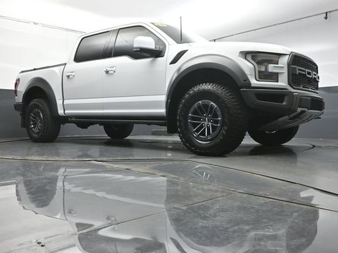 Used 2019 Ford F150 Raptor w/ Equipment Group 802A Luxury AWD/4WD image 39