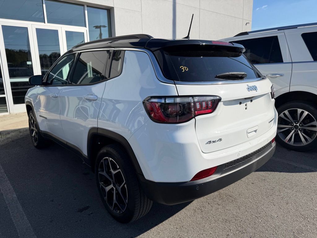 Used 2025 Jeep Compass Limited AWD/4WD image 6