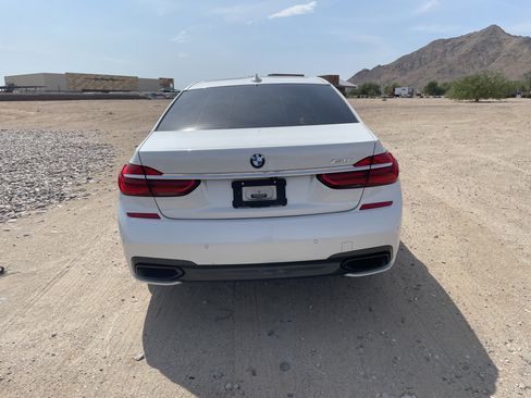 Used 2019 BMW 750i w/ Executive Package RWD image 4
