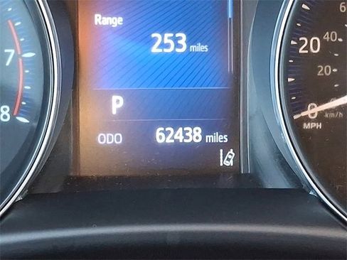 Used 2018 Toyota C-HR XLE image 19