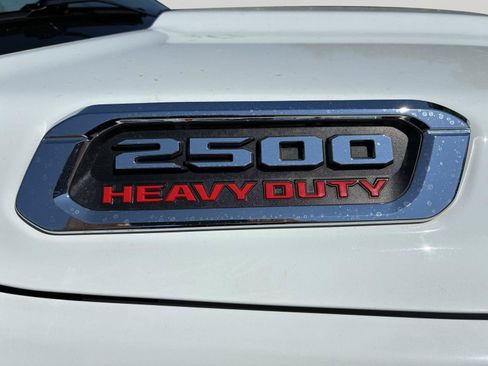 Used 2024 RAM 2500 Tradesman w/ Chrome Appearance Group AWD/4WD image 9