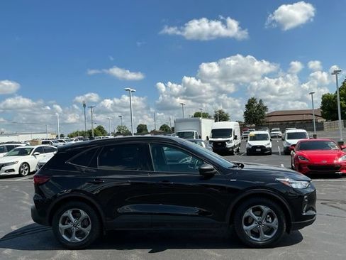Used 2025 Ford Escape ST-Line FWD image 2