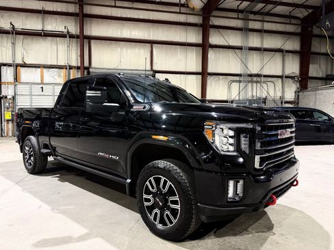 Used 2023 GMC Sierra 2500 AT4 w/ AT4 Preferred Package AWD/4WD image 2