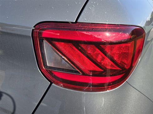 Certified 2025 Hyundai Venue Limited image 8