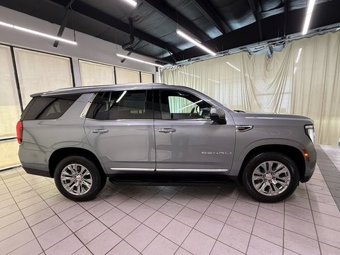 Used 2025 GMC Yukon Denali AWD/4WD image 5