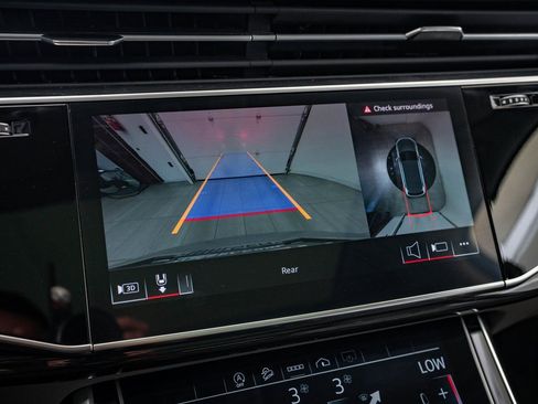 Used 2024 Audi Q7 3.0T Premium Plus image 32