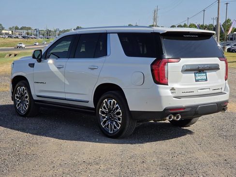 Used 2023 GMC Yukon Denali Ultimate w/ LPO, Floor Liner Package AWD/4WD image 4