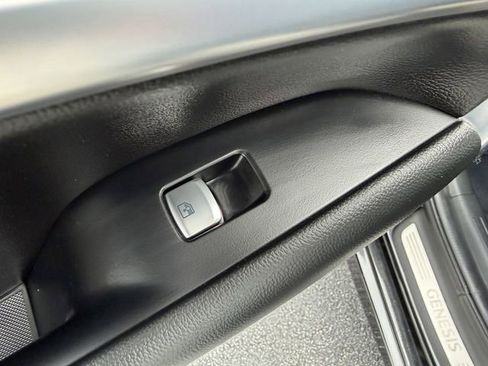 Used 2023 Genesis G70 2.0T RWD image 26
