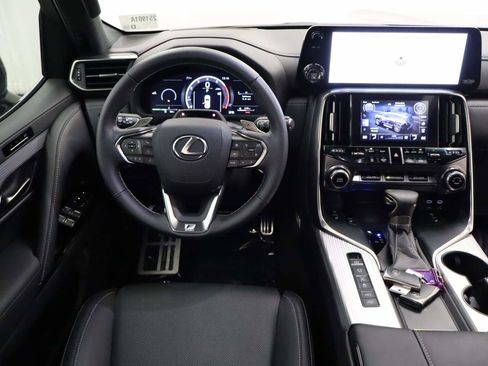 Used 2025 Lexus LX 600 F Sport image 14