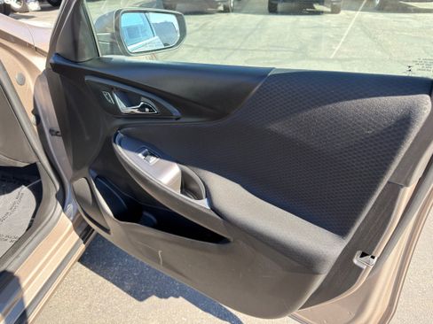 Used 2023 Chevrolet Malibu LT image 11