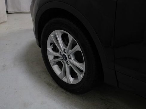 Used 2017 Ford Escape SE image 30