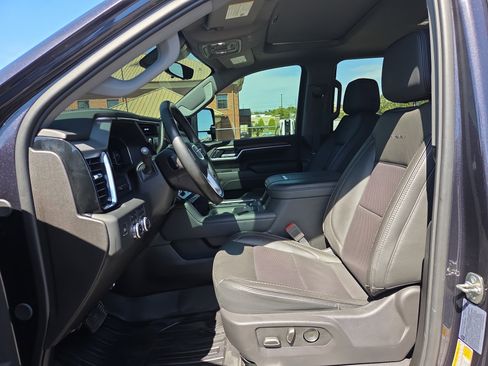 Used 2025 GMC Sierra 2500 Denali w/ Denali Reserve Package AWD/4WD image 10