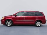 Used 2013 Chrysler Town & Country Touring image 4