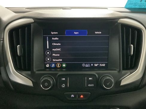 Used 2024 GMC Terrain SLT image 34