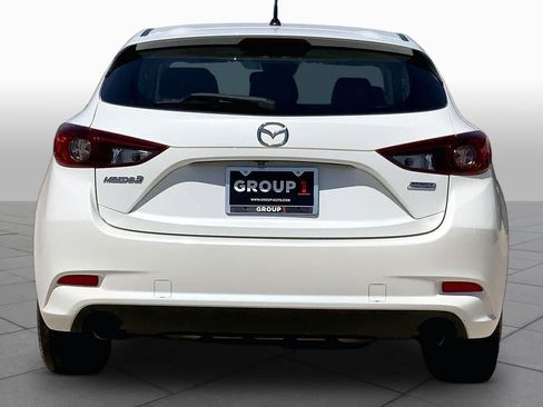 Used 2017 MAZDA MAZDA3 Touring FWD image 4