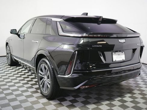 Used 2024 Cadillac Lyriq Luxury w/ LPO, Floor Liner Package AWD/4WD image 4