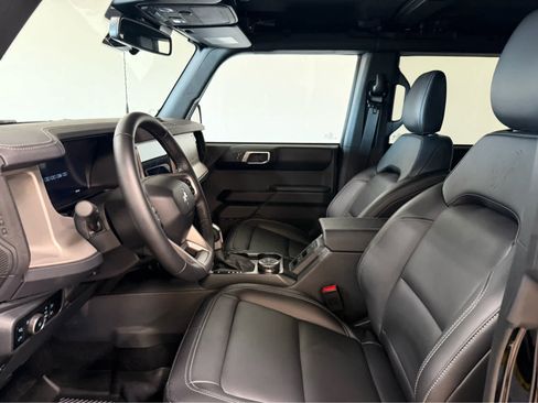 Used 2025 Ford Bronco Outer Banks AWD/4WD image 13