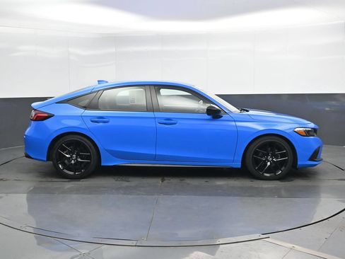 Used 2024 Honda Civic Sport image 3