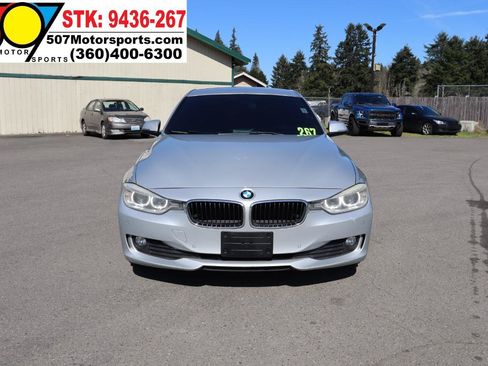 Used 2015 BMW 320i Sedan RWD image 11