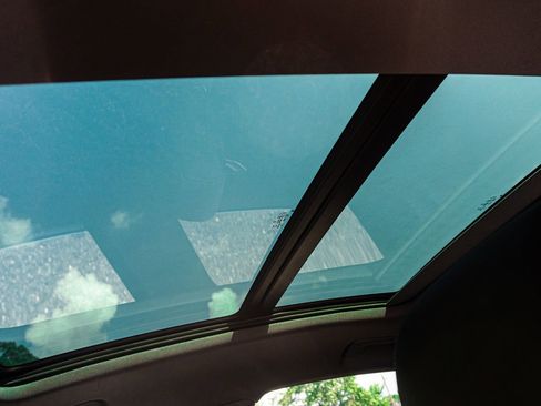 Used 2023 Audi Q4 e-tron Prestige image 15