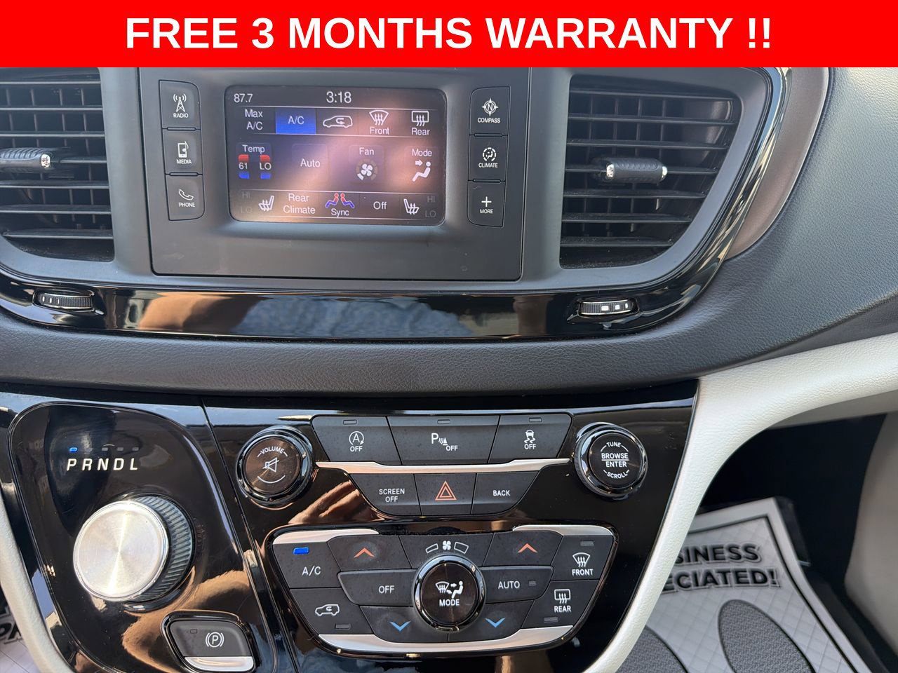 Used 2017 Chrysler Pacifica Touring-L FWD image 19