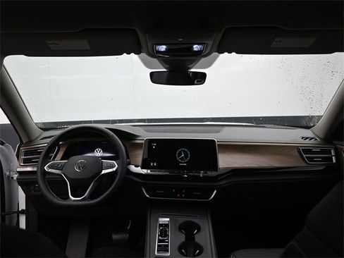 New 2026 Volkswagen Atlas SE image 10