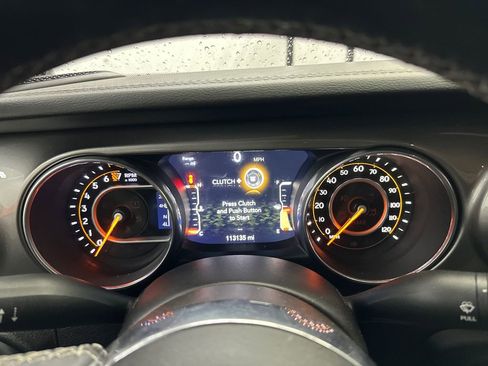 Used 2018 Jeep Wrangler Unlimited Sahara AWD/4WD image 26
