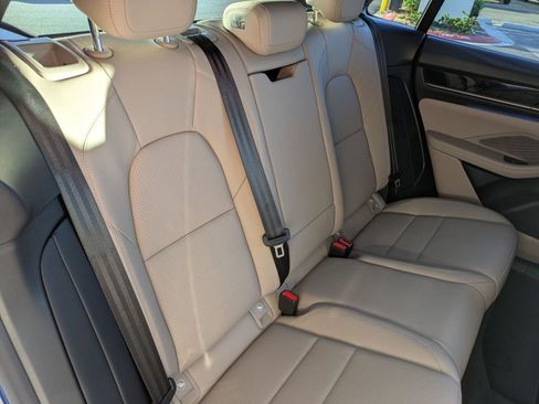 Certified 2025 Porsche Macan Electric image 28