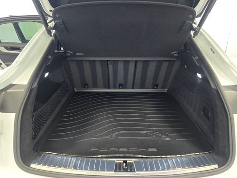 Certified 2025 Porsche Cayenne Coupe image 12