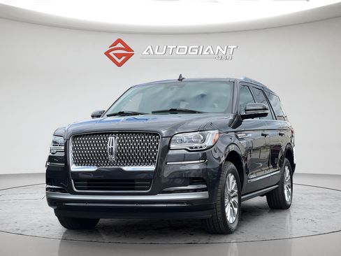 Used 2023 Lincoln Navigator 4WD image 16
