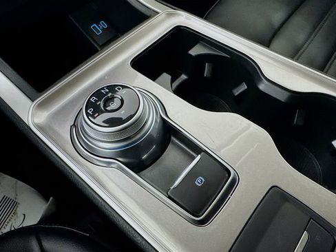 Used 2024 Ford Edge SEL image 16