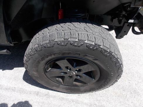 Used 2016 Jeep Wrangler Unlimited Sport w/ Connectivity Group AWD/4WD image 20