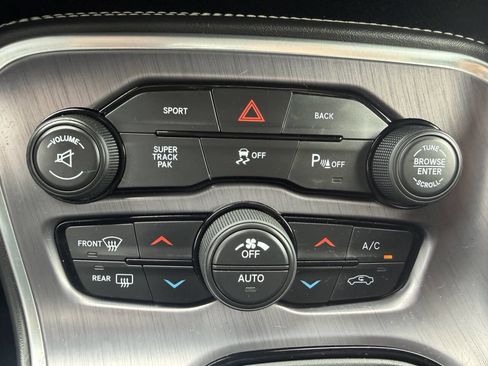 Used 2016 Dodge Challenger R/T Scat Pack w/ Driver Convenience Group RWD image 18