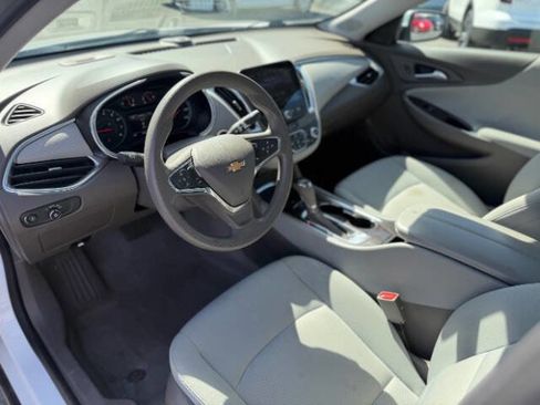 Used 2020 Chevrolet Malibu LT FWD image 9