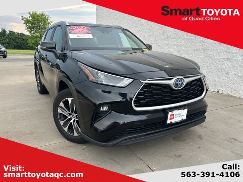 Used 2024 Toyota Highlander XLE AWD/4WD image 1