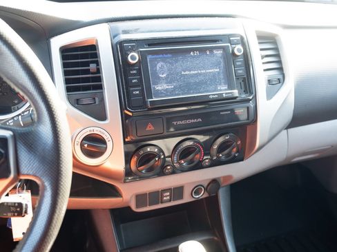 Used 2015 Toyota Tacoma 4x4 Double Cab w/ TRD Sport Package image 3