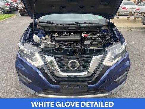 Used 2018 Nissan Rogue SV w/ Premium Package AWD/4WD image 12