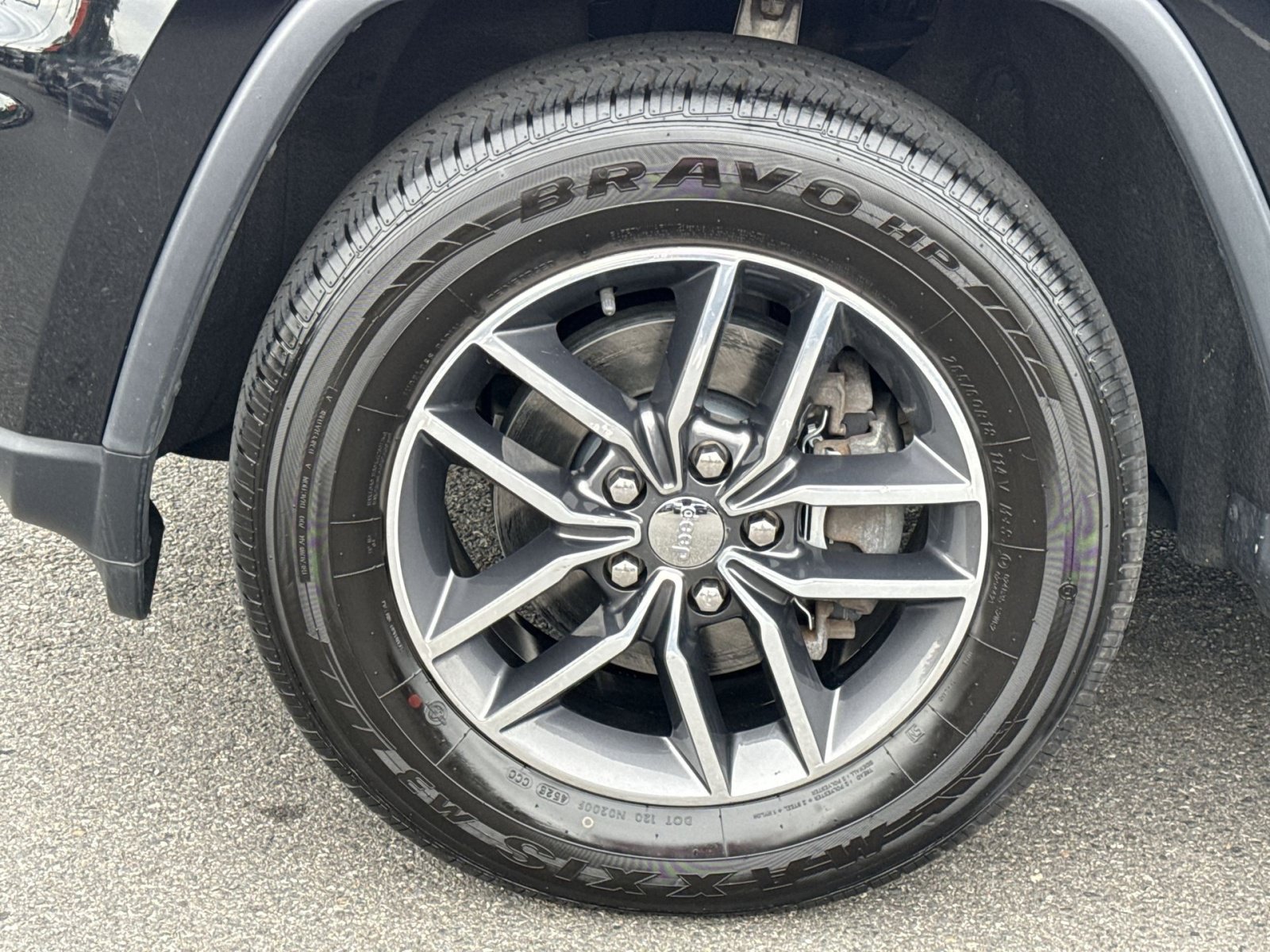 Used 2017 Jeep Grand Cherokee Limited AWD/4WD image 12