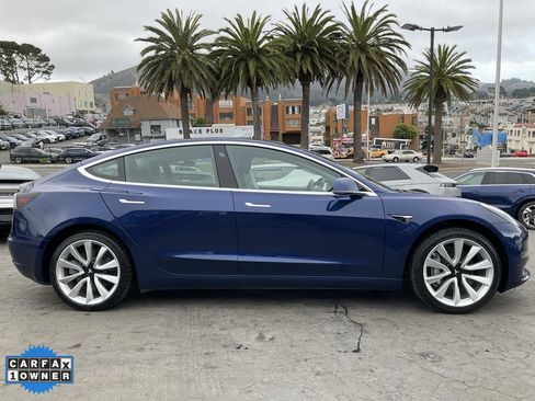 Used 2019 Tesla Model 3 Standard Range Plus image 3